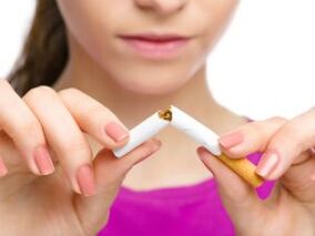 Le refus de la fille des cigarettes